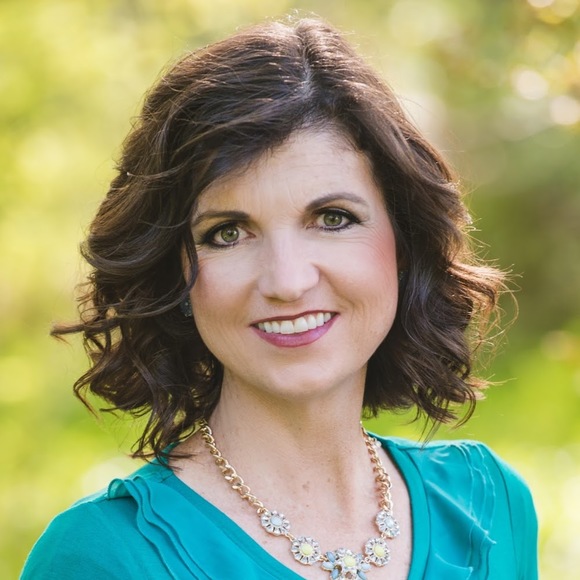 Meet your Posher, Leeann - Picture 1 of 1